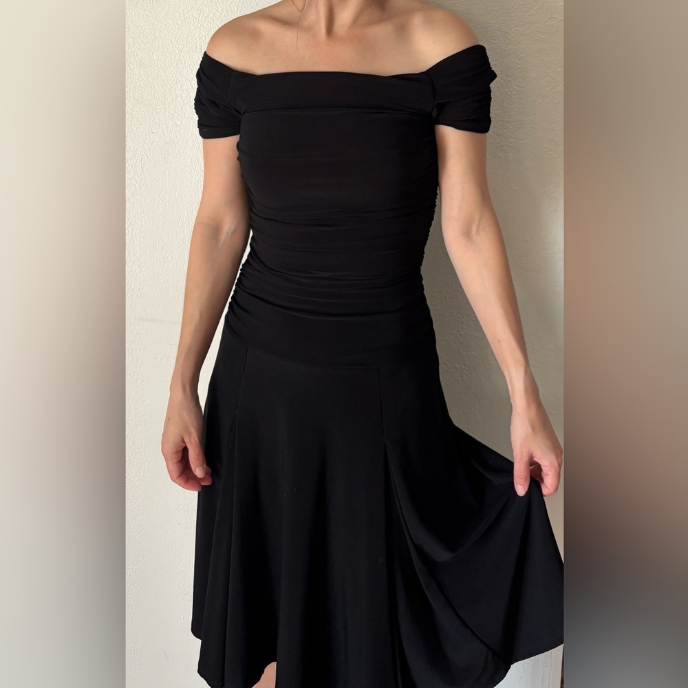 ✨Last chance✨ Off the shoulder fit and flare cocktail dress with stretch